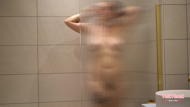 Petitpiment: Unisciti a Me Sotto La Doccia