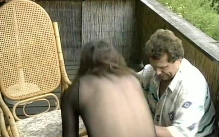 Pissing Experience: Vášnivý pár zkoumá vodní sporty v noci č. 4