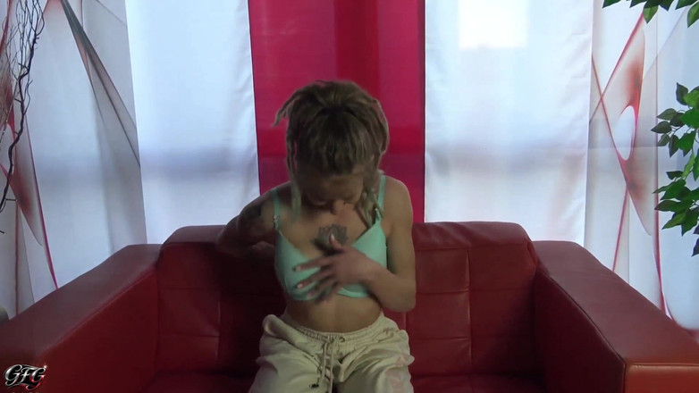 German Fuck Girls: Kejutan besar untuk anda!