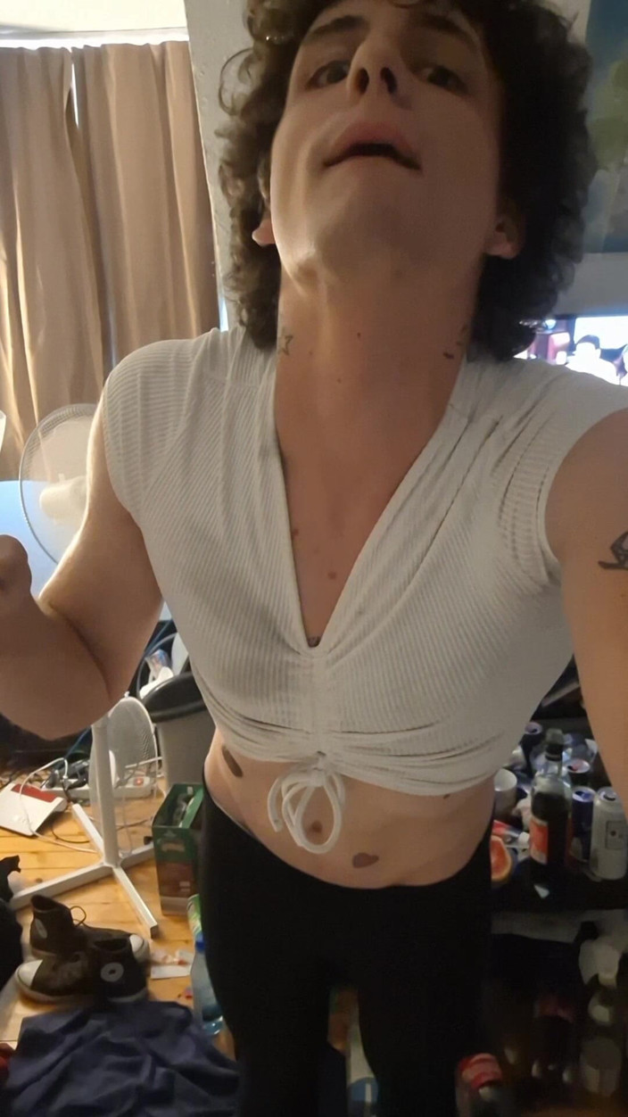 Josielove: Pertama kali aku ngabisin lubang pantatku dan menggodaku sendirian