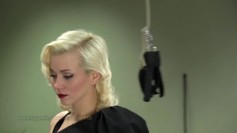 Spanking Server: Blonde tatttooed Stephanie bare back whip