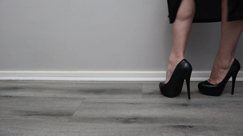 Kinky Lyrical: 5 Heels Try on (non Nude)