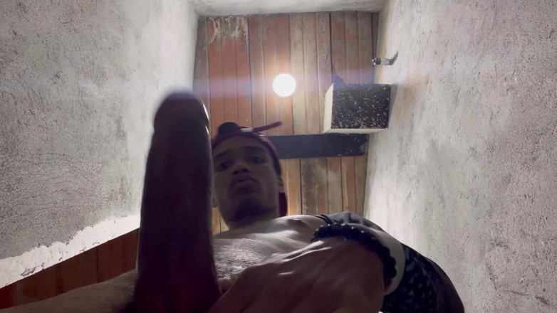 vergar4_daviid: Užívání si masturbace v opuštěném domě