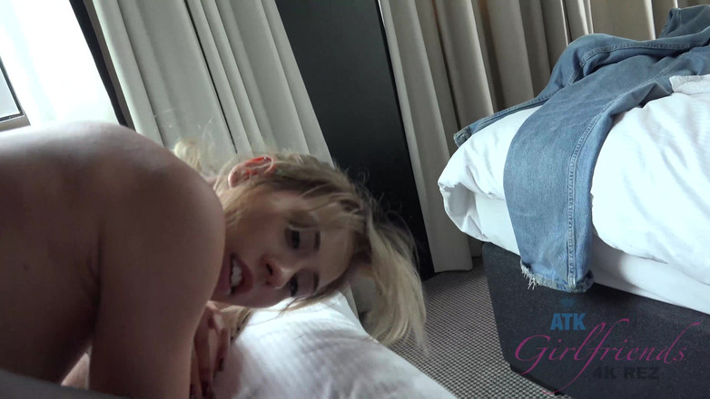 ATK Girlfriends: Liburan Virtual