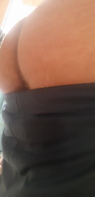 Allezbaisemoi: Mostrando minha bunda peluda