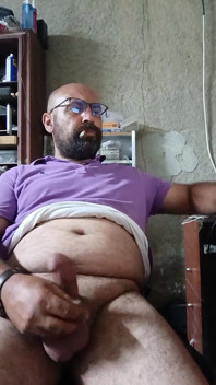 Master Bear Cums with a Cigarette in His Mouth