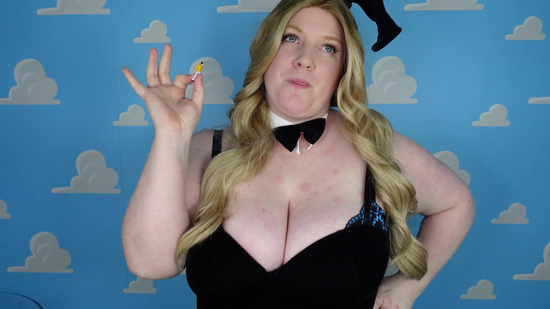 Julie Bliss: Giantess bunny bliss - tôn thờ đít