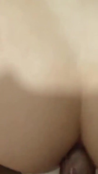 MiLF la matrigna lascia che il figliastro la scopi nel grande buco del culo stretto