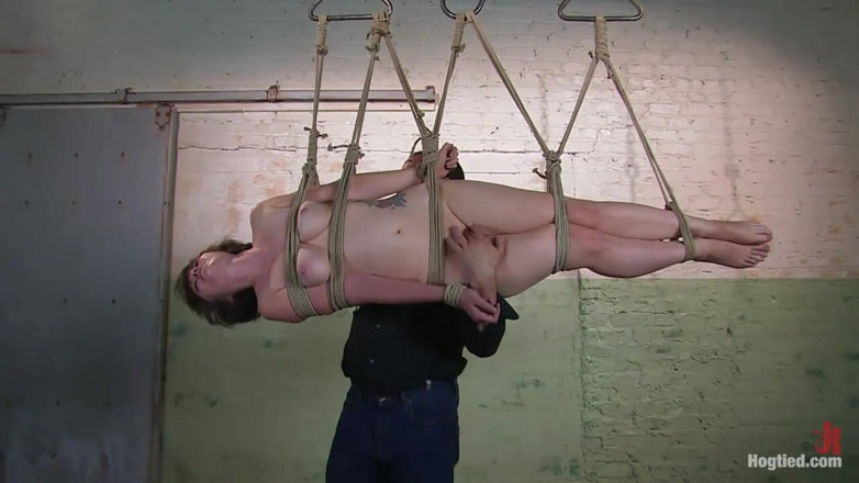 Hogtied by Kink: Fresca dal divano casting amatoriale, claudia lenoir
