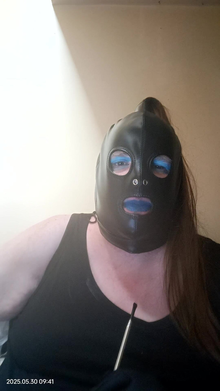 Stephanie Nicole TV's house of fun: Fat Tranny Smoking Using a Long Handled Holder