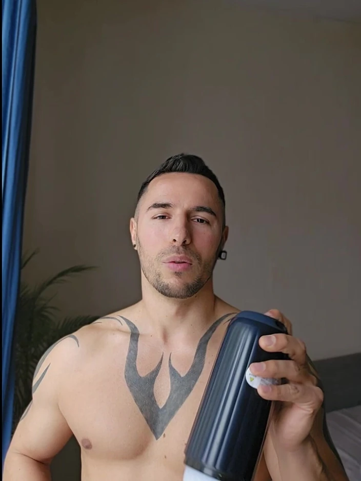 Roma_Black: Fucked a Hole