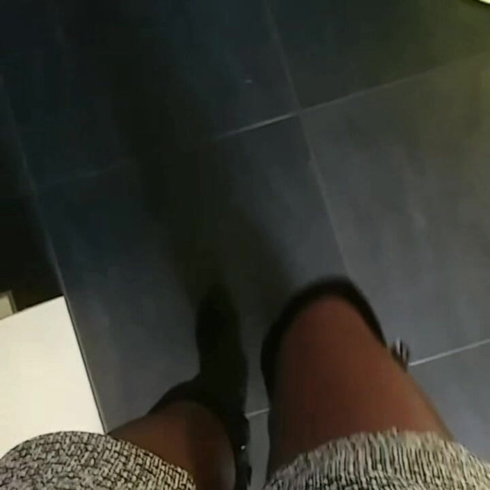 Fetish and domination: Kyra 尼龙和高跟鞋恋物癖女士