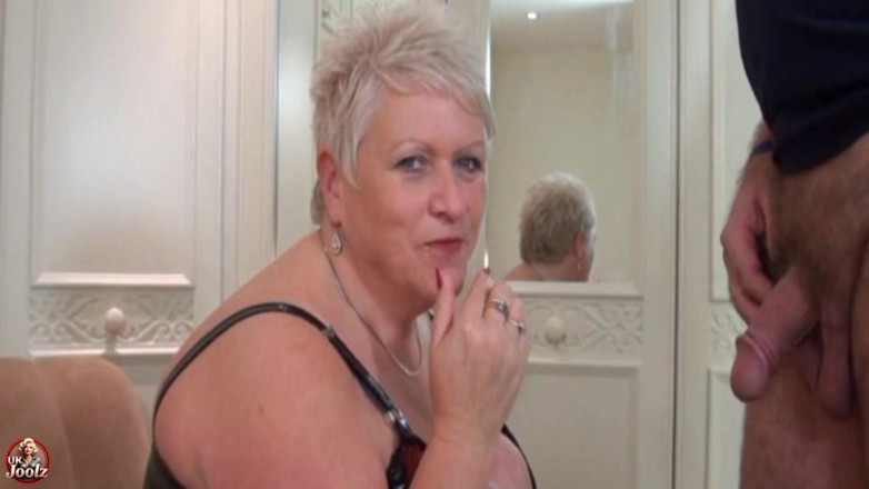 Uk Joolz: Blowjob dan pancutan muka