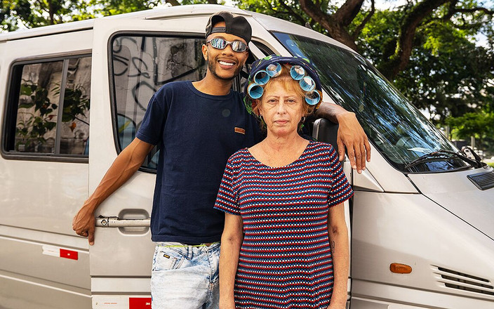 MaturePickup: Dubur nenek dimusnahkan oleh zakar raksasa