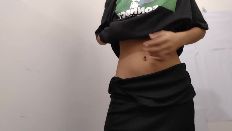 desigirl93: Sexy holka si hraje s klitorisem