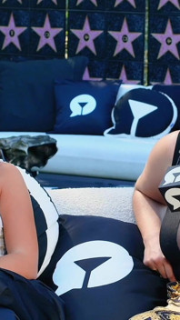 Perniagaan Camming: Kehidupan di Rumah Pencipta Stripchat Hollywood