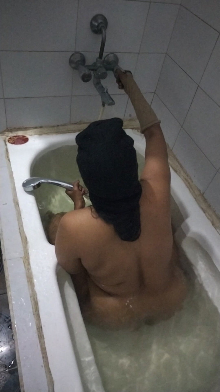 Benita sweety: Küvette ateşli seks yeni balayı çifti