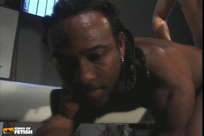 Gay Diaries: Anh chàng da trắng phá hủy một chàng trai da đen...