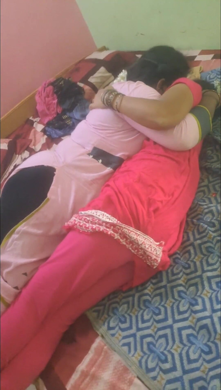 Tamil lesbian: premi dvara pakri gee lesbiyan aanti