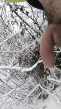 Kencing di tanah Snow - Snow Merata-rata
