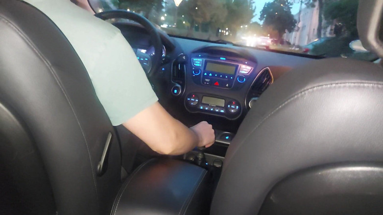 Step Mommy: MILF v punčochách a vysokých podpatcích svádí taxikáře