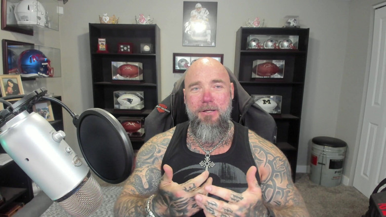 Raw and Uncensored with Masculine Jason: Dinge, die typen nicht zugeben werden