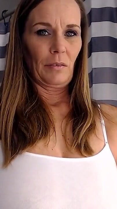 Getting Wettt (Kimi the MILF stepmom)