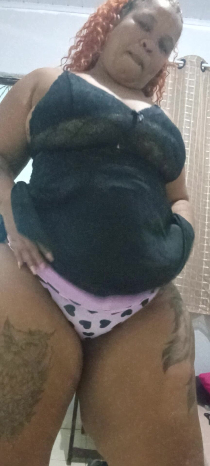 Suzyfuracao: BBW moviéndose con un culo grande