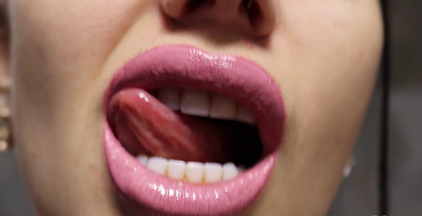 Goddess Misha Goldy: 为我的忠实粉丝准备的新贵宾！1个月的高潮控制！唇膏挑逗！