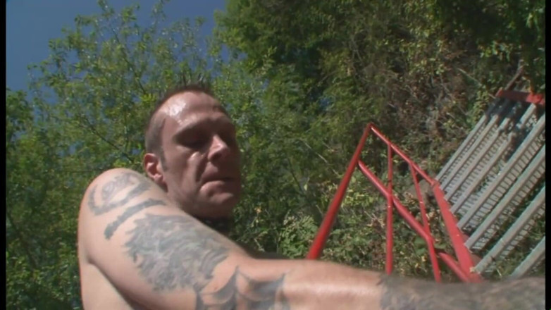 Absolute BDSM films - The original: Humilhante dedilhado na praia do lago
