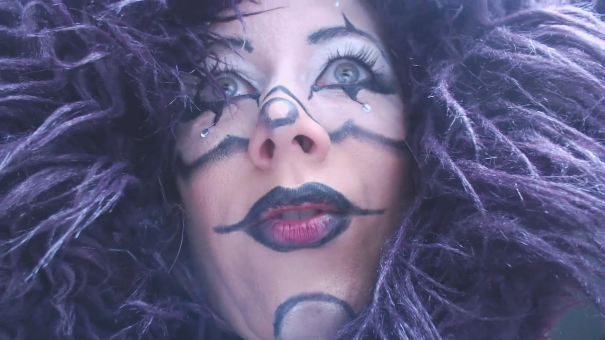 Lola Belgium: Clown Face CEI | Faphouse