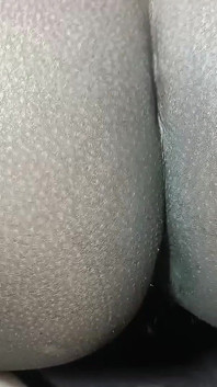 Ayah tiriku yang super sange ini ngentot memek ayah tiriku sampai crot di dalam!