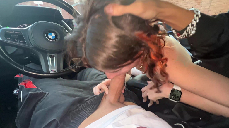 Darcy Dark: Blowjob während der fahrt