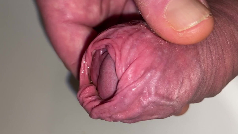 Foreskinguy: Foreskin kencing dan pancutan mani