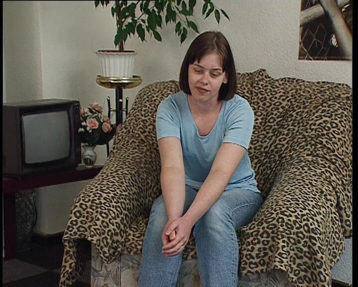 YOUR FIRST PORN: Schulmaedchen Sophie Zeigt Muschi 소프트클립 학생 소피 보지 소프트 클립 쇼