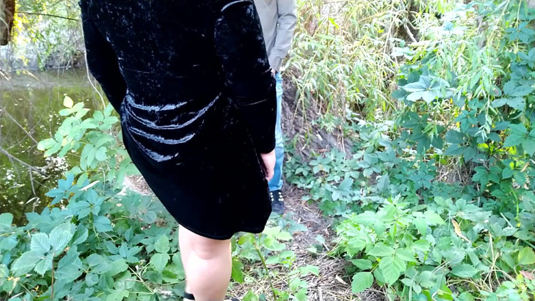 OurFetishLife: Fodendo uma MILF com uma bunda linda ao ar livre.
