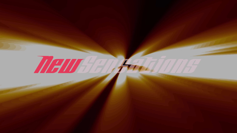 New Sensations: Addison v. अपनी कामुकता को चरम तक ले जाती है