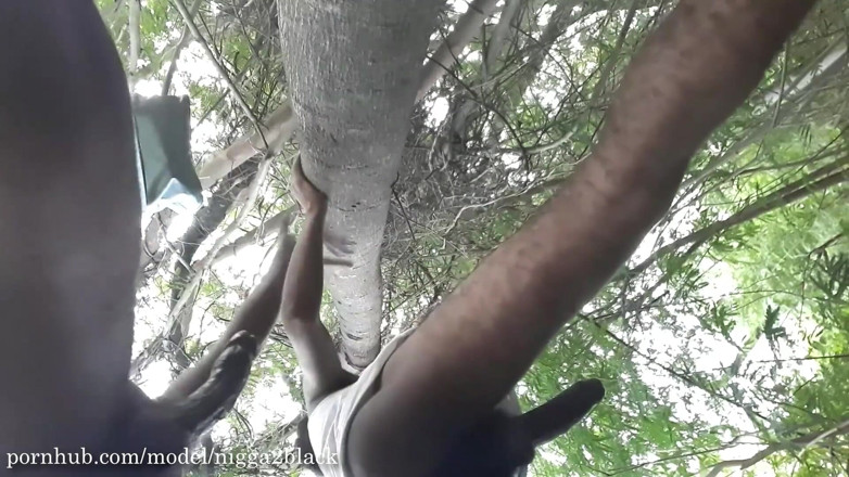 Couple 2 Black: 28 anos em The Woods fumando e fodendo
