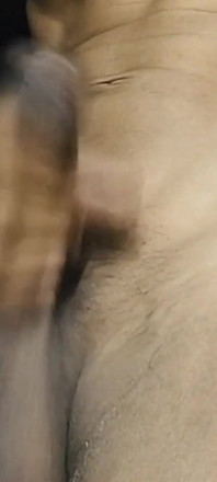 Încă nu m-am trezit masturbându-mă