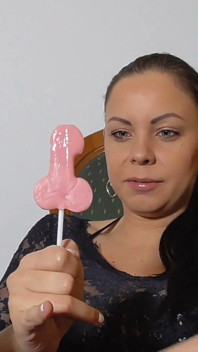 Madame Carla škádlí malý penis!
