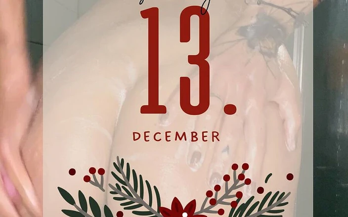 Cur1ouscoup420: Shower with Me, Close-ups