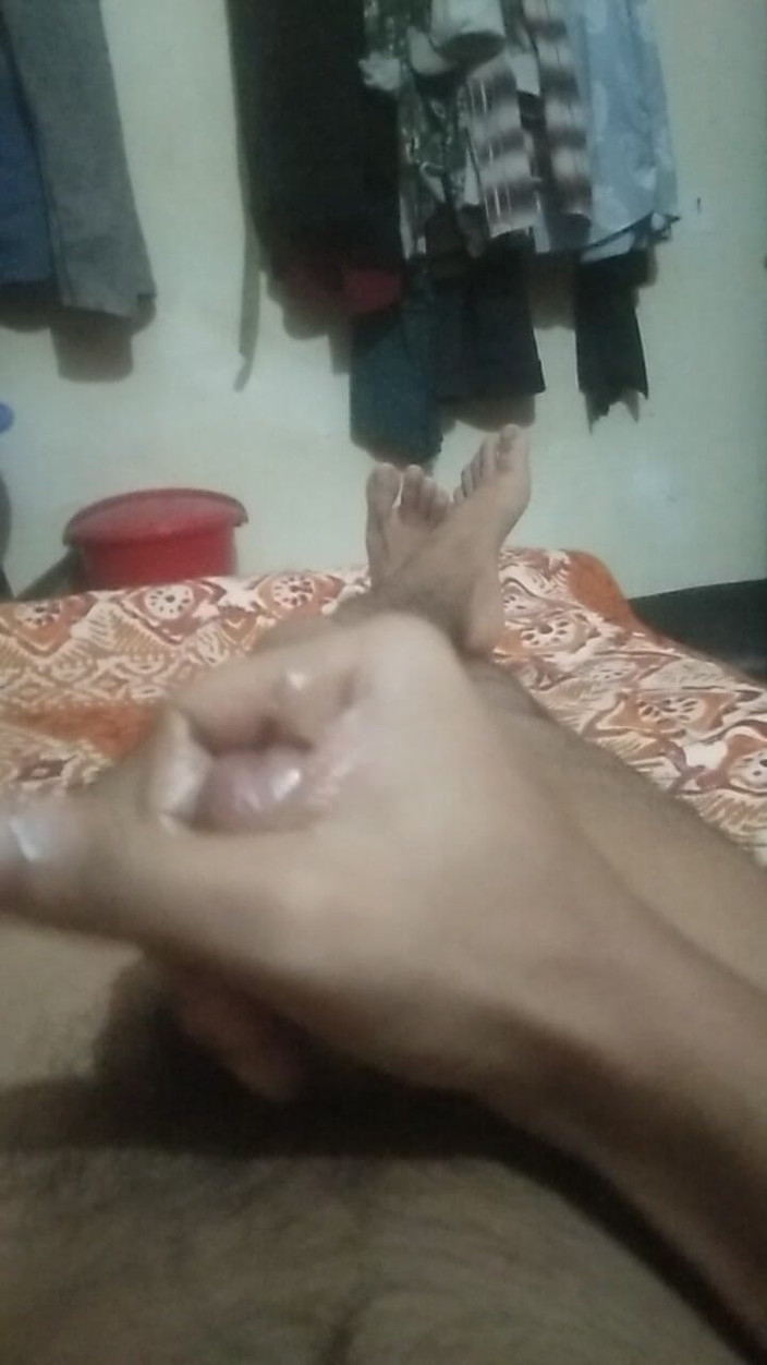 Viral_tiktokar: There's No One at Home, I'm Really Craving It, so...