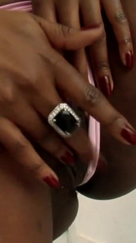 Ebony slut gets her ass fucked