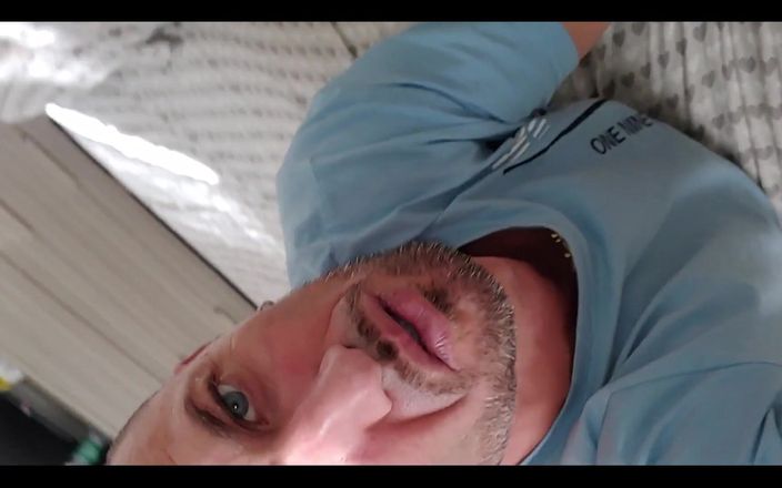 Boy jerking off: Buna dimineaţa