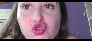 RavenHearth666VIP: Růžová rtěnka před odchodem z domu