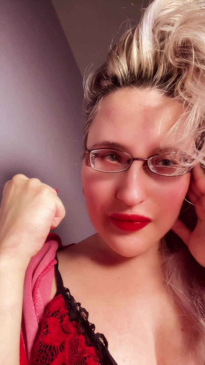 FinDom Goaldigger: Perfektní rty Red Lip Gloss Rtěnka Fetish Findom Goaldigger Závislost...