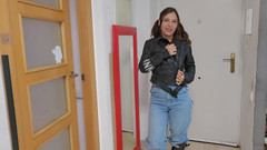 dafnedenoch: ली जींस और हंटर जूते हस्तमैथुन और फुहार