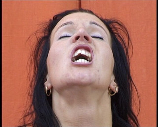 YOUR FIRST PORN: Bruneta Anette Fickt Sich Selbst - Bruneta Anette se šuká