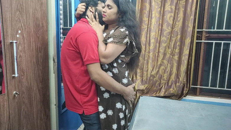Vaigavarun45: Boy Seduce His Work Mate Girl Friend and Sex in...