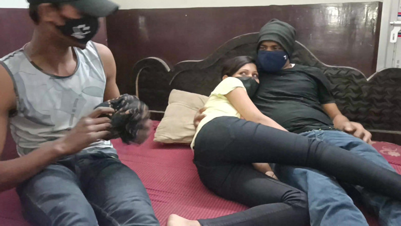 HousewifeGeeta: Due fratellastri xxx scopano la calda sorellastra insieme - Desi indiana...